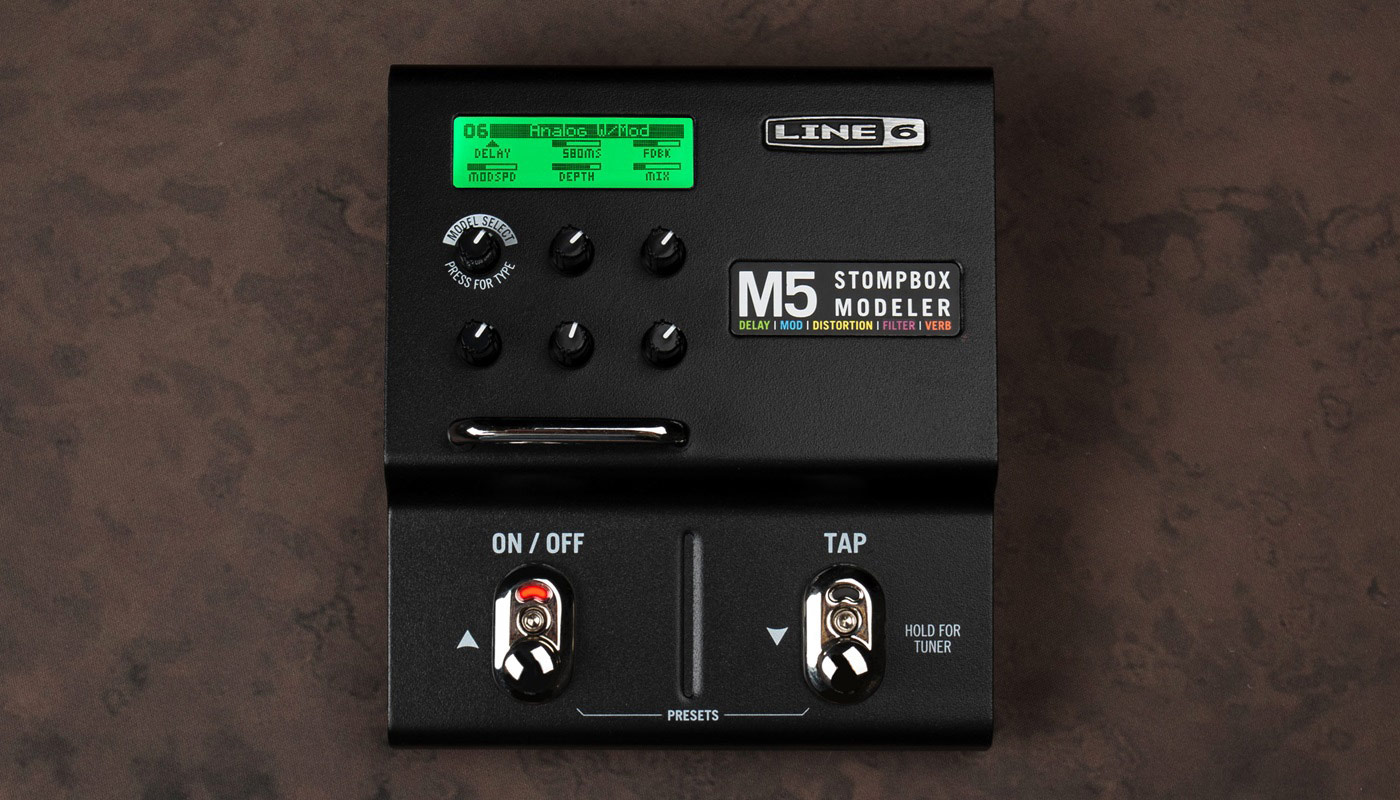 Line 6 Spider Classic 15 watt guitar amp with amp and effects modeling for practicing and jamming